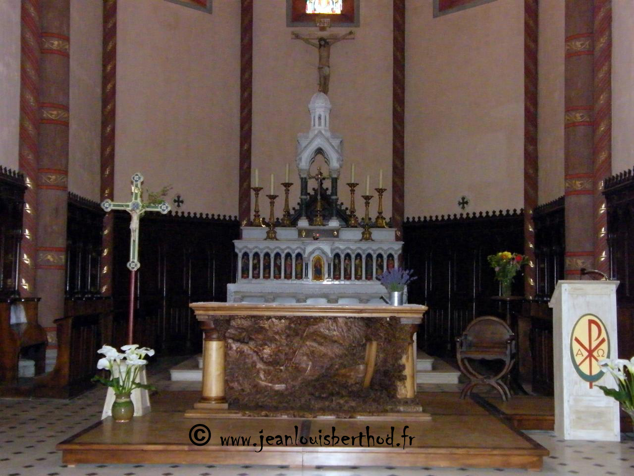 Altar de La Iglesia de Albens 31