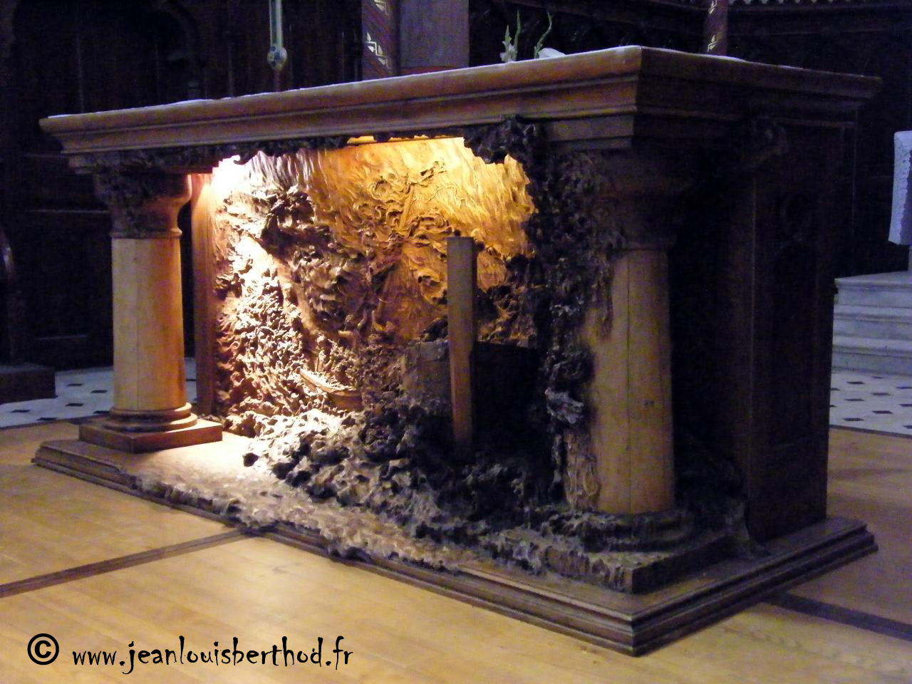 Altar de La Iglesia de Albens 5